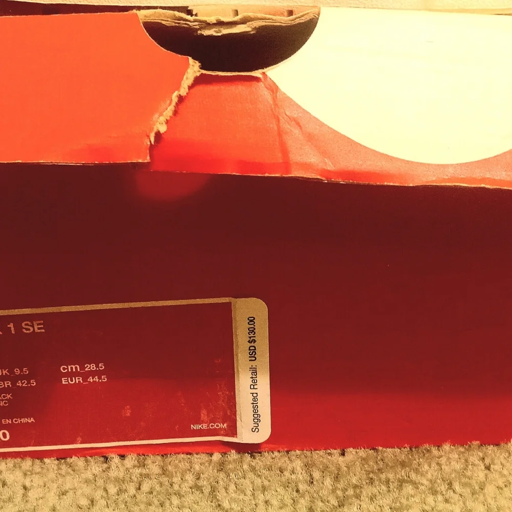 Nike Air Max 1 SE Orange Sneakers - Picture 5 of 6
